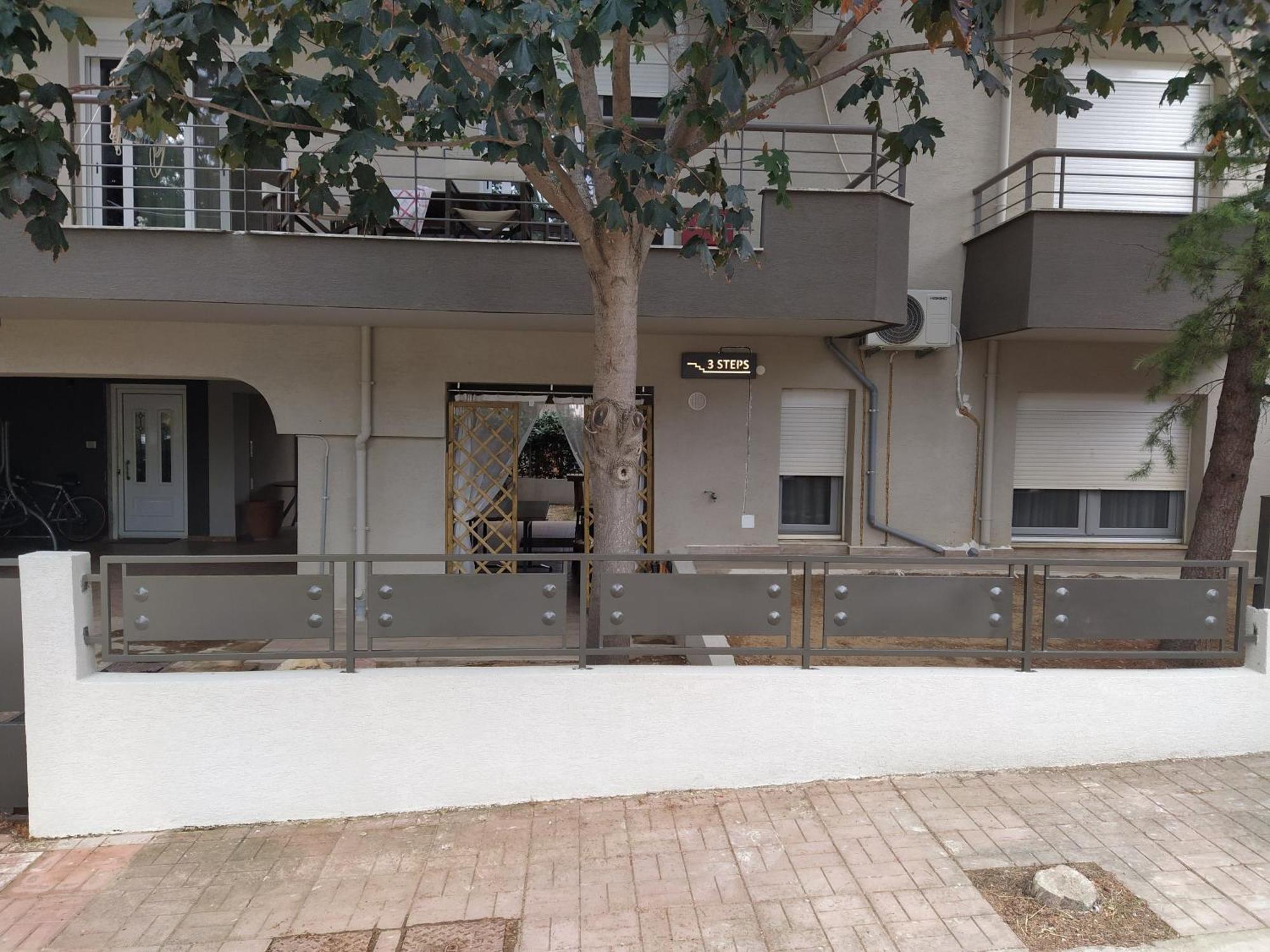 3 Steps Apartment *